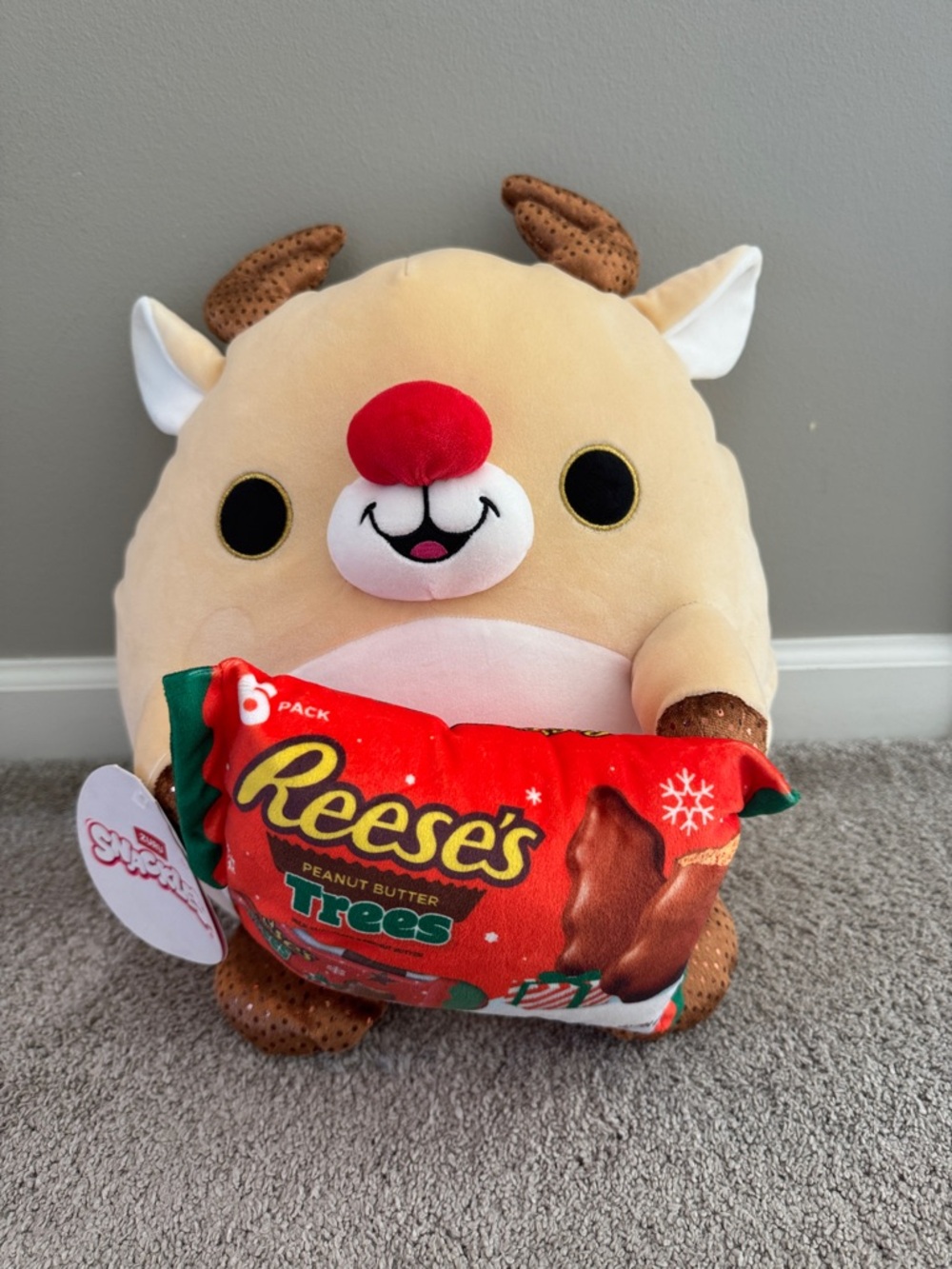 Zuru Snackles Rudi with Reese’s - Picture 1 of 4